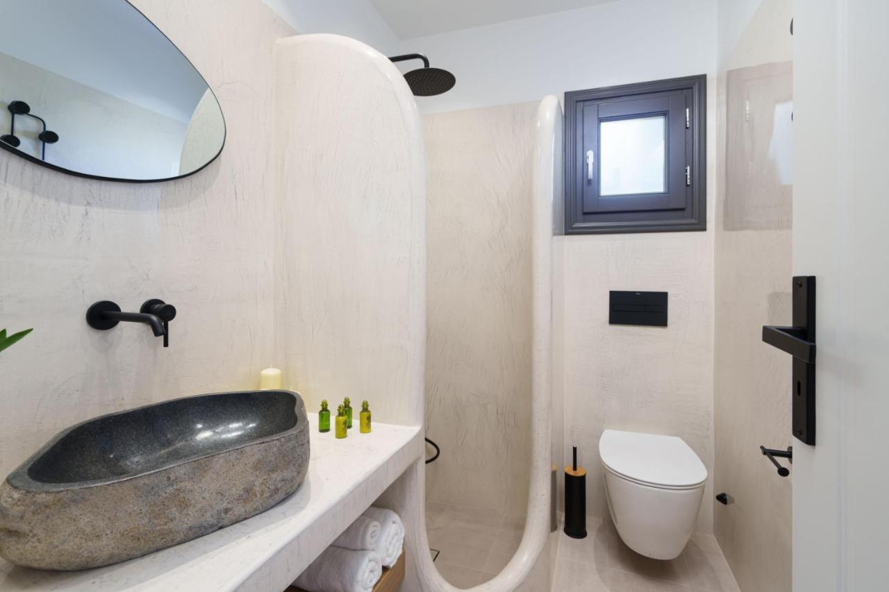 Almira Luxury Suites เปริโวลอส ภายนอก รูปภาพ