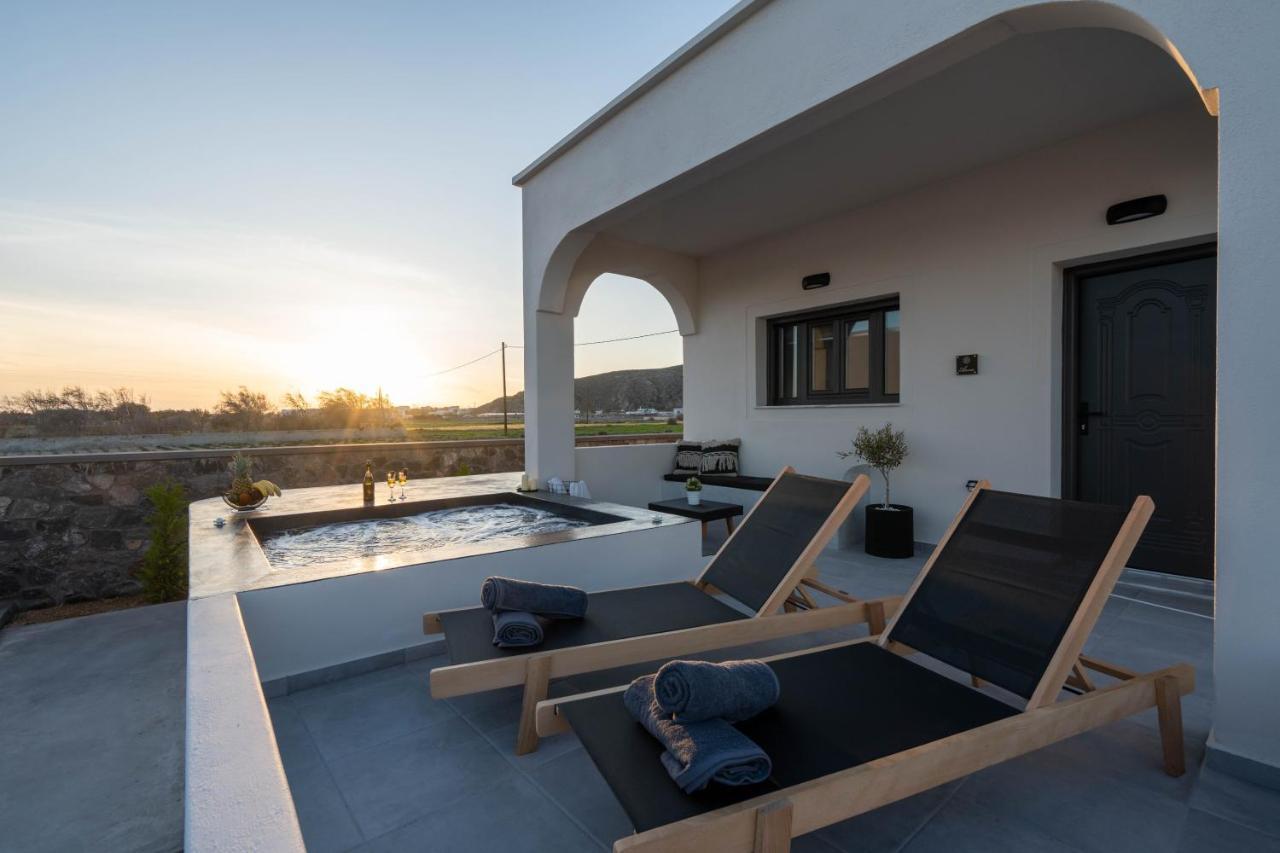 Almira Luxury Suites เปริโวลอส ภายนอก รูปภาพ