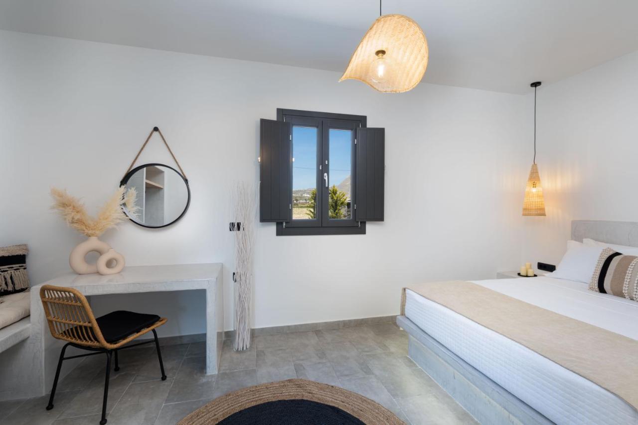 Almira Luxury Suites เปริโวลอส ภายนอก รูปภาพ