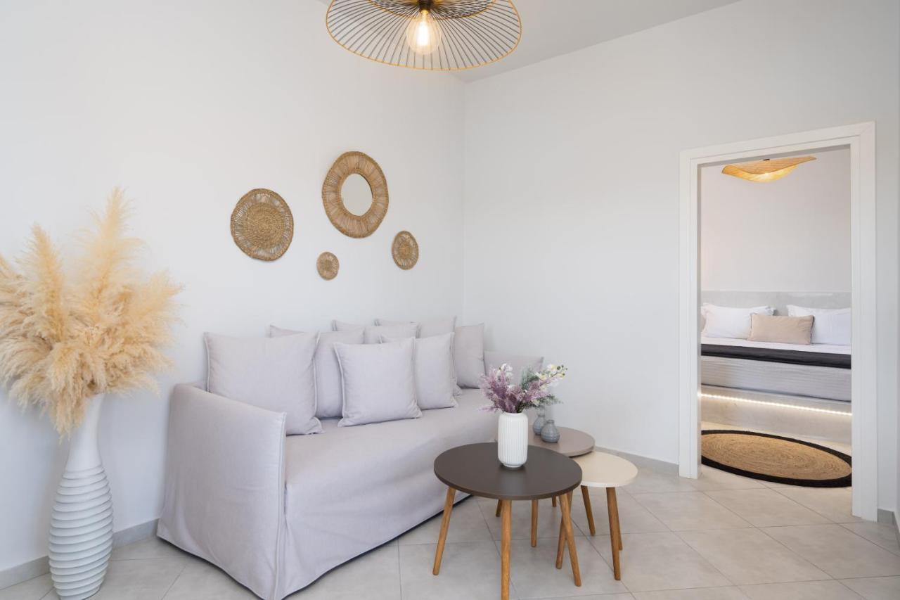 Almira Luxury Suites เปริโวลอส ภายนอก รูปภาพ