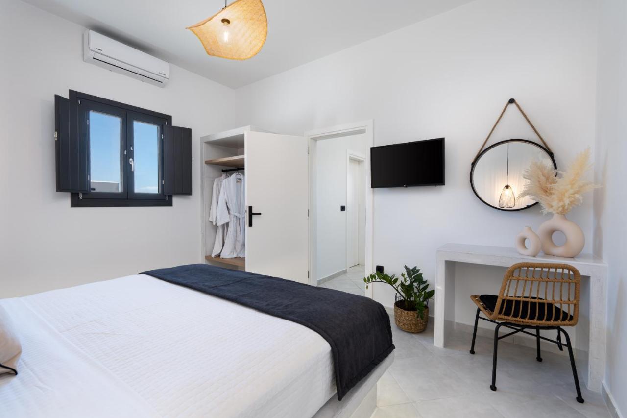 Almira Luxury Suites เปริโวลอส ภายนอก รูปภาพ